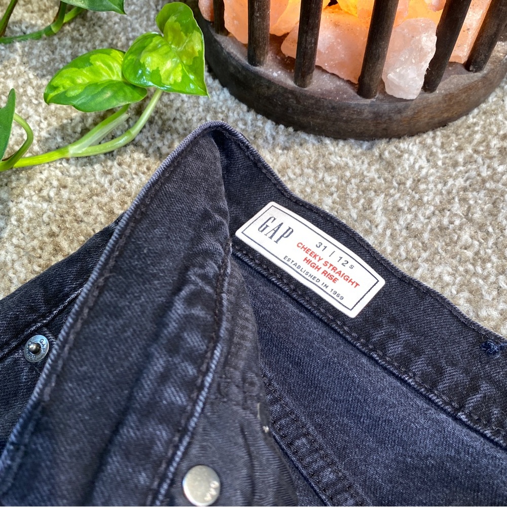 GAP High Rise Ripped Jeans - Picture 5 of 5